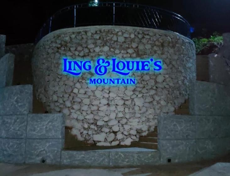 Ling & Louie'S Mountain Villa Mayong Ngoại thất bức ảnh